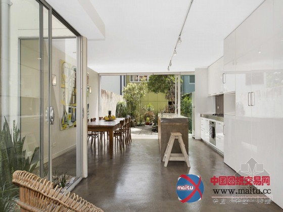 澳大利亚教堂改造神奇多彩空间住宅