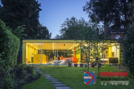 伦敦五颜六色装饰的私人住宅设计