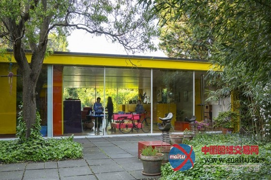 伦敦五颜六色装饰的私人住宅设计