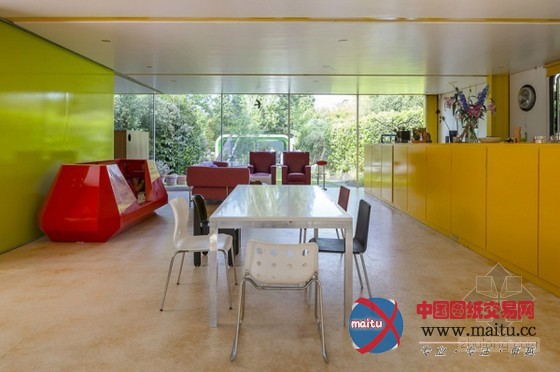 伦敦五颜六色装饰的私人住宅设计