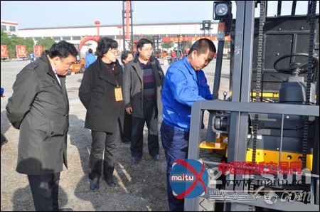 “合力杯”工程机械修理工叉车技能赛举行