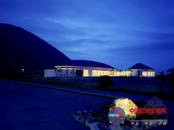 日本三头鲸鱼室内温泉中心设计 形式独特