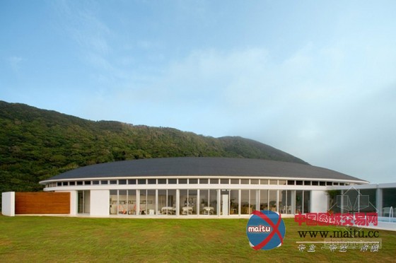 日本三头鲸鱼室内温泉中心设计 形式独特