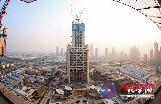 天津:117大厦突破150米 靠山楼即将封顶