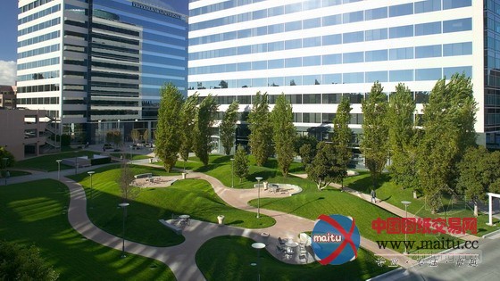 SWA设计的霍华德休斯中心商务公园