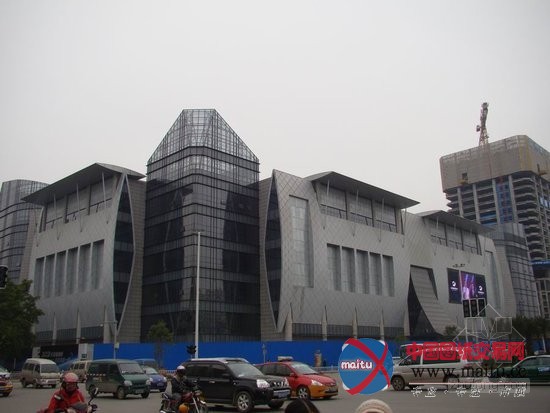 柳州地王大厦主体月底完工 303米成广西第一高楼