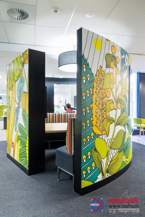 澳大利亚联邦银行办公空间设计 有趣的插画装饰