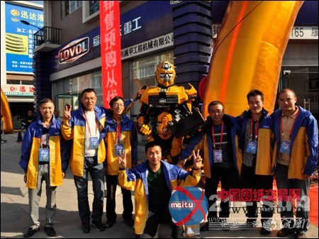 雷沃ETX+装载机成都街舞 舞出冬日激情