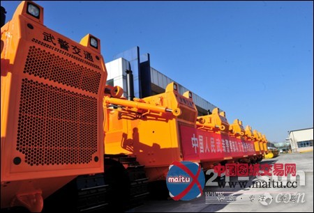 山推为武警部队量身打造的设备顺利发车