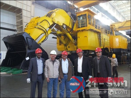 印度两公司客人来访太原重工考察挖掘机
