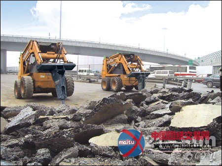 凯斯滑移:北京应急抢险大队的施工主力军