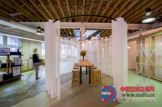 澳大利亚Hallway办公室设计 原木装饰充满亲和力