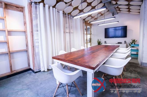 澳大利亚Hallway办公室设计 原木装饰充满亲和力