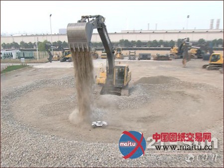 挖掘机上阵 另类版变形金刚大战即将上演