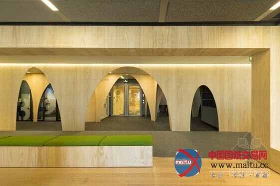 马德里谷歌办公室设计 色彩让空间充满活力