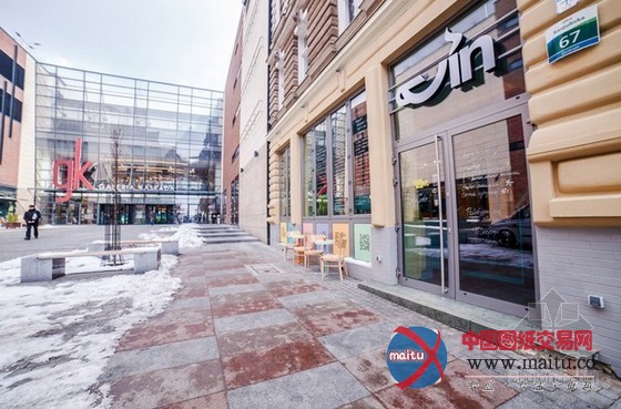 波兰Cafein小酒馆设计 色彩装饰让人心情澎湃