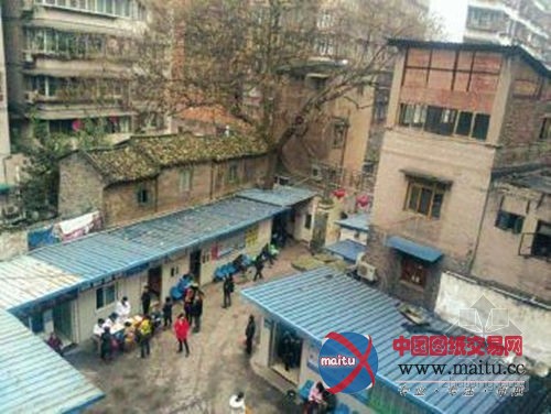 泸州一医院隔热板搭起诊室