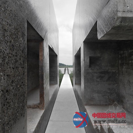 RAAAF等设计的荷兰一分为二的混凝土碉堡