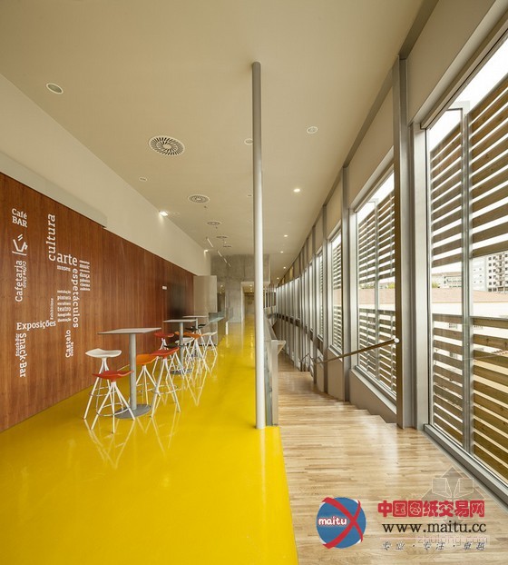 Josep Lluís Mateo设计布朗库堡文化中心