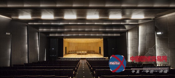 Josep Lluís Mateo设计布朗库堡文化中心