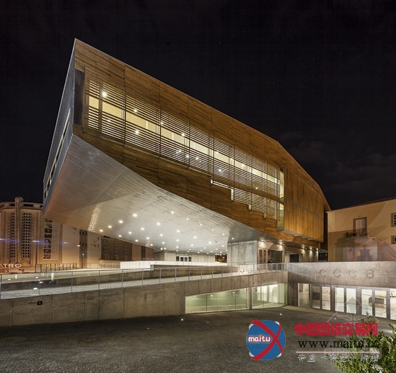 Josep Lluís Mateo设计布朗库堡文化中心