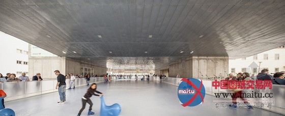 Josep Lluís Mateo设计布朗库堡文化中心