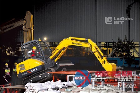 首届全国土方机械操作技能大赛“终极硬汉”