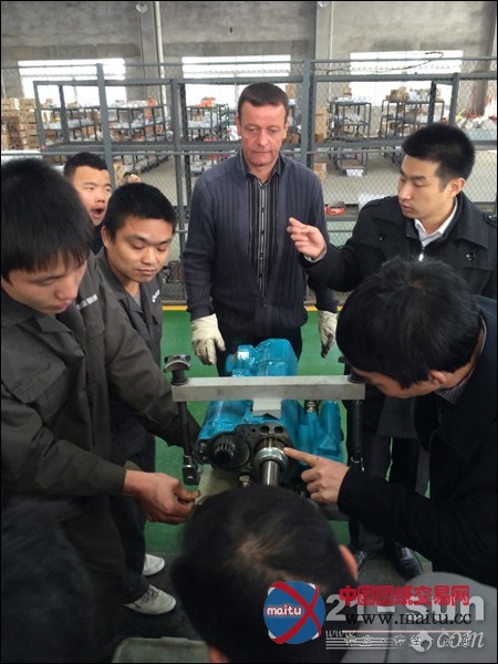 法国蒙特贝专家来恒至凿岩进行技术交流