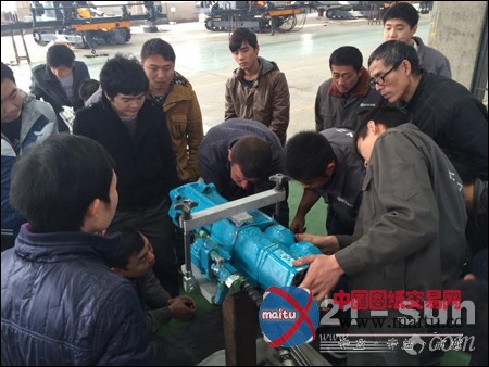 法国蒙特贝专家来恒至凿岩进行技术交流