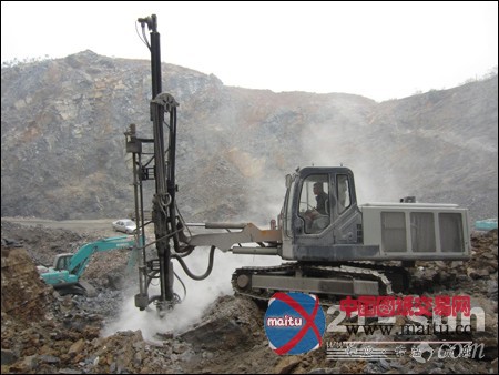 法国蒙特贝专家来恒至凿岩进行技术交流