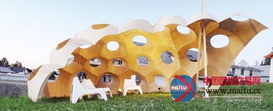 因斯布鲁克大学师生联合设计奥地利木制仿生海胆亭