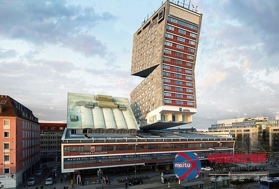 著名摄影师赋予一座普通慕尼黑建筑88种扭转方式