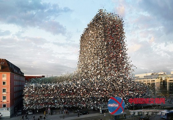 著名摄影师赋予一座普通慕尼黑建筑88种扭转方式