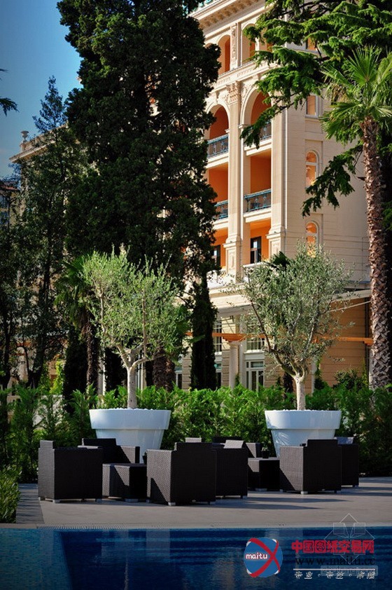 地中海式花园:斯洛文尼亚凯宾斯基皇宫酒店