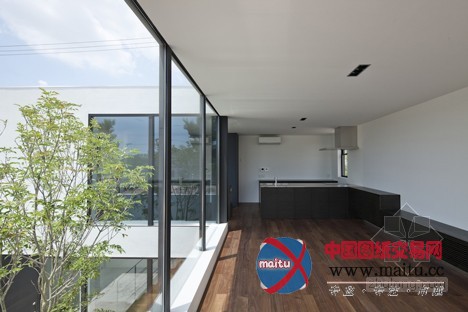 阿波罗建筑师事务所设计的日本滨松有发廊的别墅