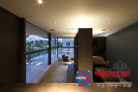 阿波罗建筑师事务所设计的日本滨松有发廊的别墅