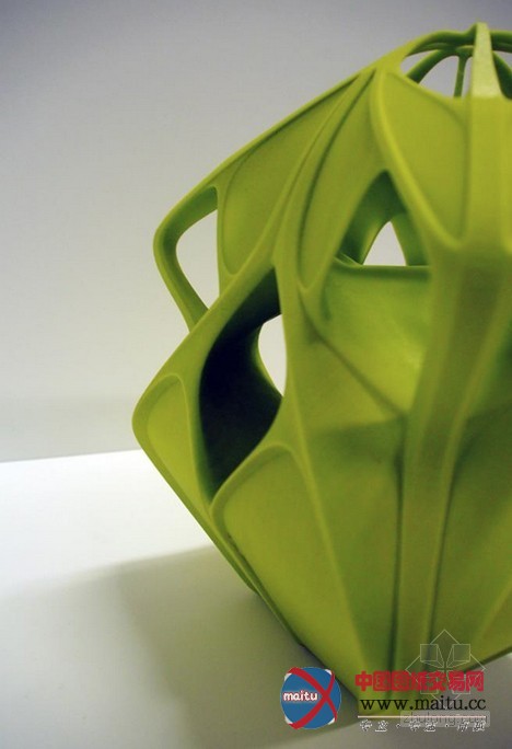 扎哈•哈迪德受邀设计2013年圣诞节装饰