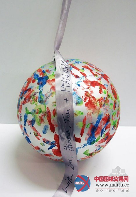 扎哈•哈迪德受邀设计2013年圣诞节装饰