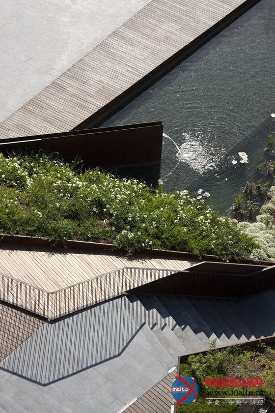 西班牙格拉纳达广场 城市中的农田景观