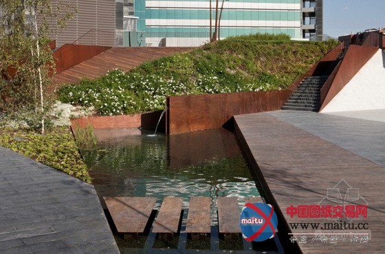 西班牙格拉纳达广场 城市中的农田景观