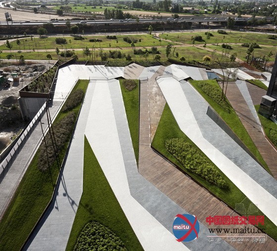 西班牙格拉纳达广场 城市中的农田景观