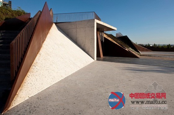 西班牙格拉纳达广场 城市中的农田景观