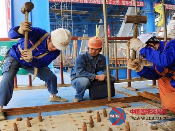 铜陵公铁两用长江大桥合拢 创同类桥世界记录