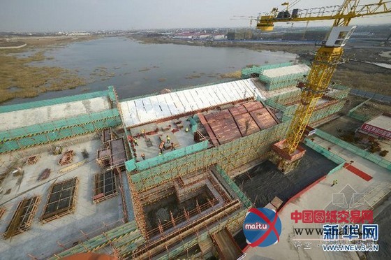 上海迪士尼度假区首幢建筑封顶