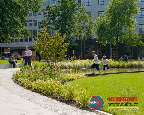 Gillespies公司设计的圣安德鲁广场