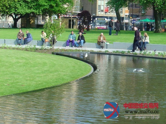 Gillespies公司设计的圣安德鲁广场