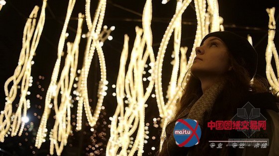 Brut Deluxe设计的柏林圣诞彩灯