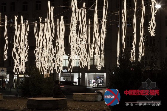 Brut Deluxe设计的柏林圣诞彩灯