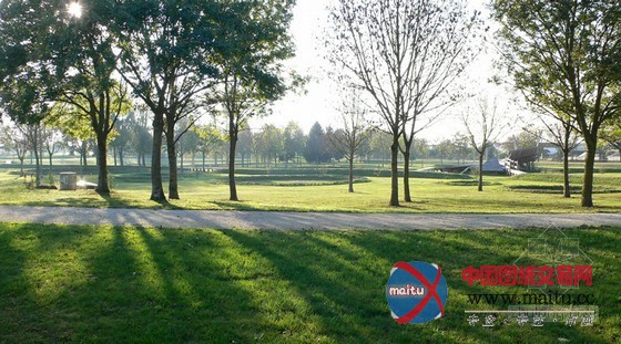 BASE工作室设计的法国里昂Meadows公园