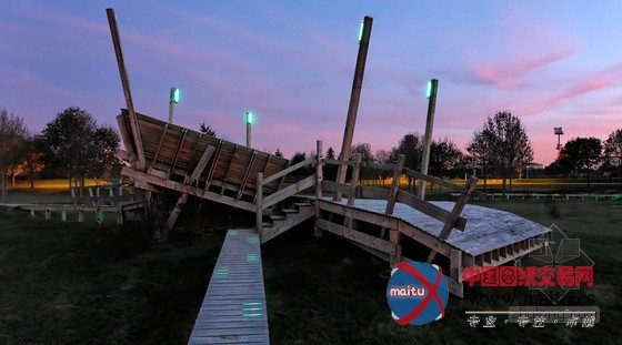 BASE工作室设计的法国里昂Meadows公园